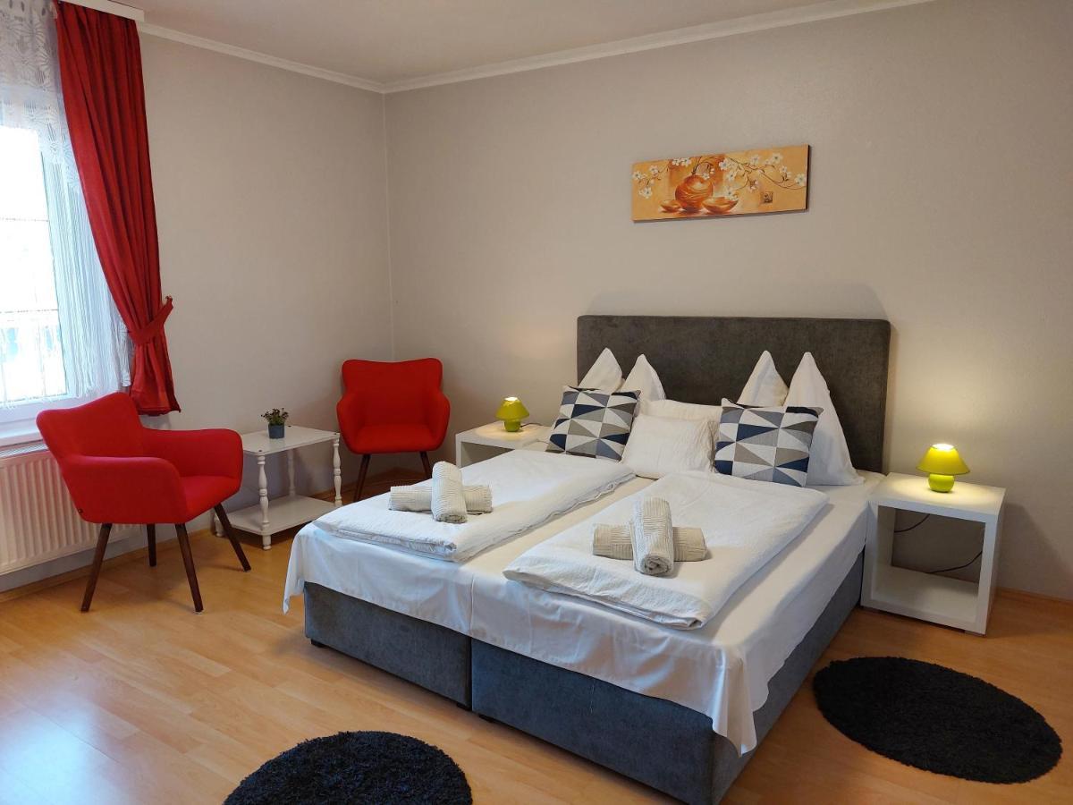 Barbara Wellness Pension Кестхей Экстерьер фото