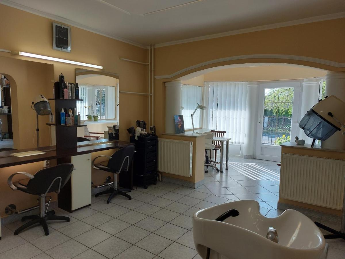 Barbara Wellness Pension Кестхей Экстерьер фото